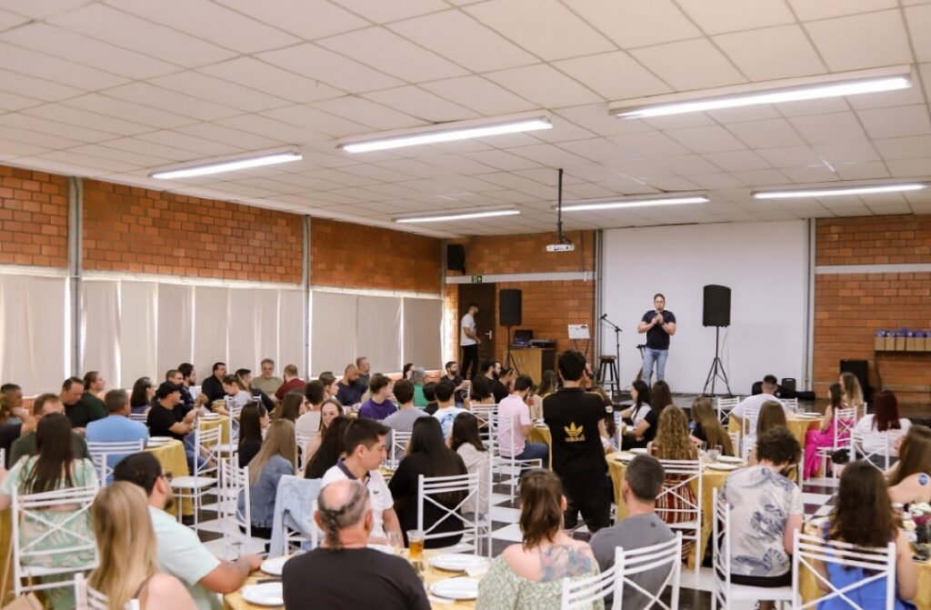 UGV celebra Dia do Professor com grande confraternização
