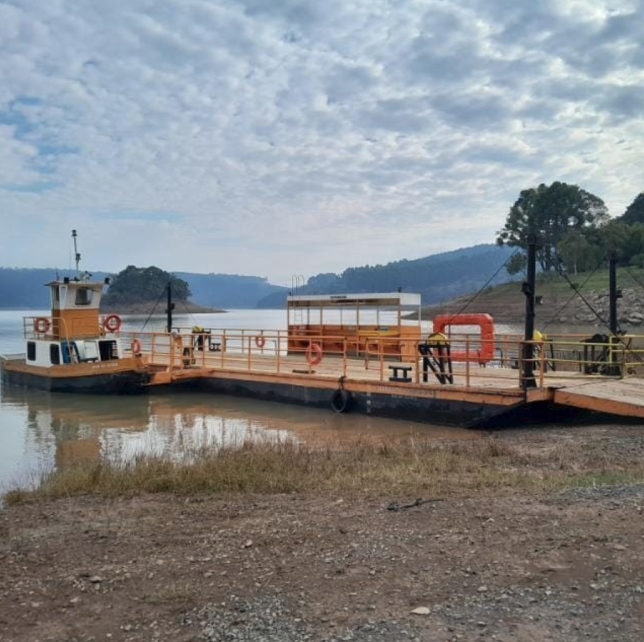 Bituruna: balsa Zamboni fechada para manutenção