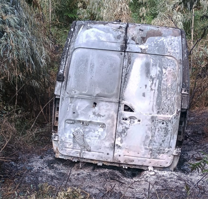 Incêndio em van mobiliza moradores na Serra da Esperança