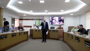 Sessão da Câmara é suspensa após liminar judicial