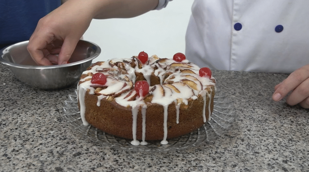 Bolo natalino de cenoura conquista ceias festivas
