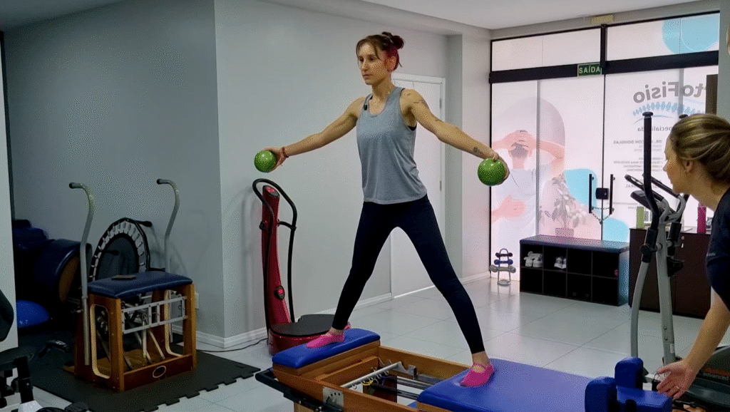 Pilates desafia corpo e mente em aula intensa