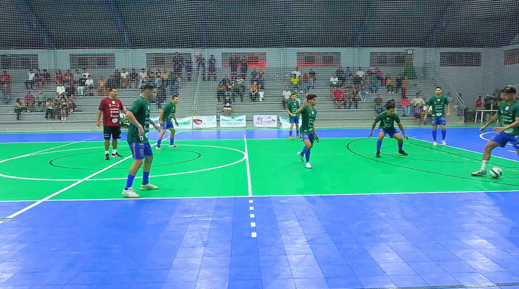 Futsal reúne torcida e craques em amistoso e final
