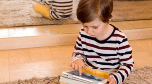 Uso excessivo de telas desafia a infância