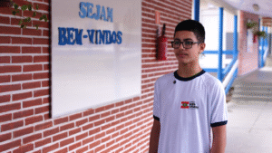 Uniformes escolares trazem economia e segurança