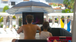 Pais relatam desafios para controlar acesso infantil à internet