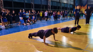 Calouros de Educação Física vivenciam gincanas na faculdade
