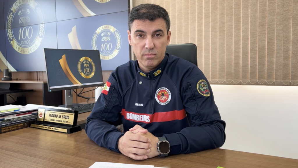 Corpo de Bombeiros de SC recebe maior entrega de viaturas no centenário