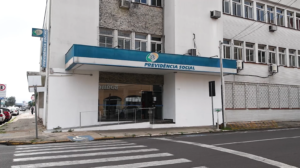 INSS antecipa 13º salário para aposentados