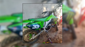 Moto roubada há 6 anos é recuperada pela PM
