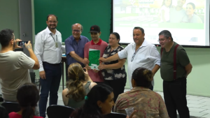 Famílias de União da Vitória recebem escrituras