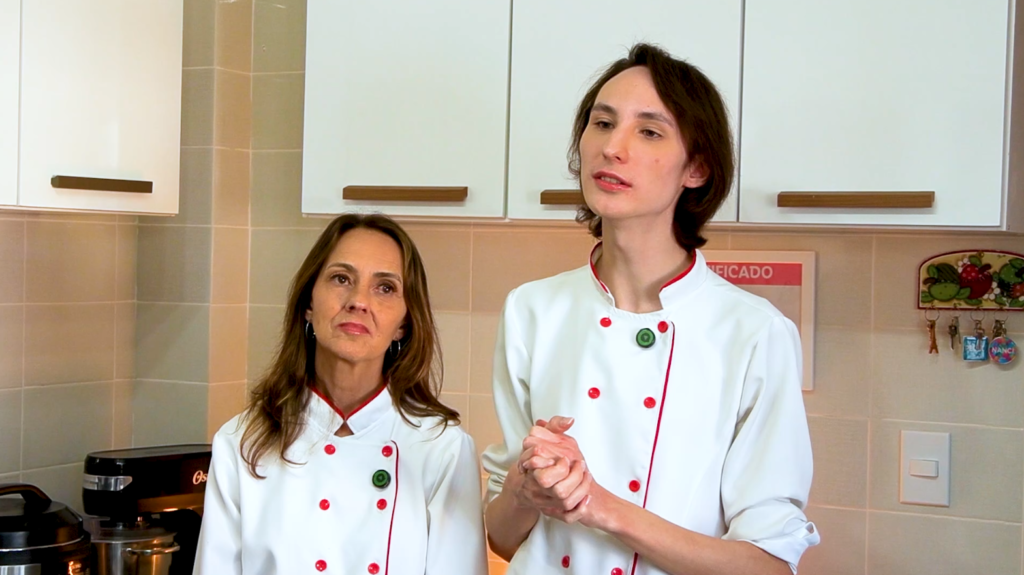 Doce parceria: mãe e filho transformam receita em negócio