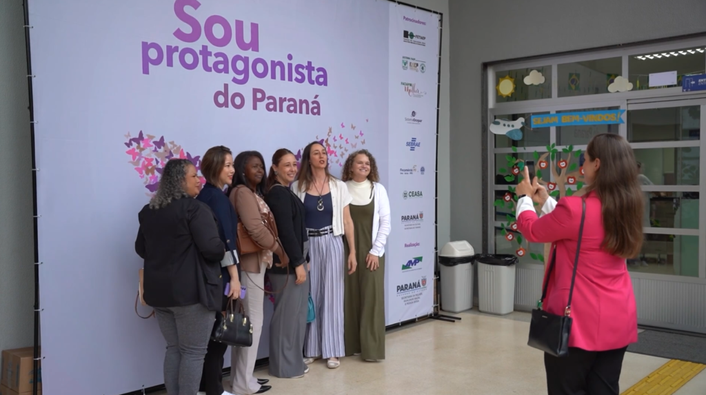 Caravana fortalece políticas para mulheres no PR